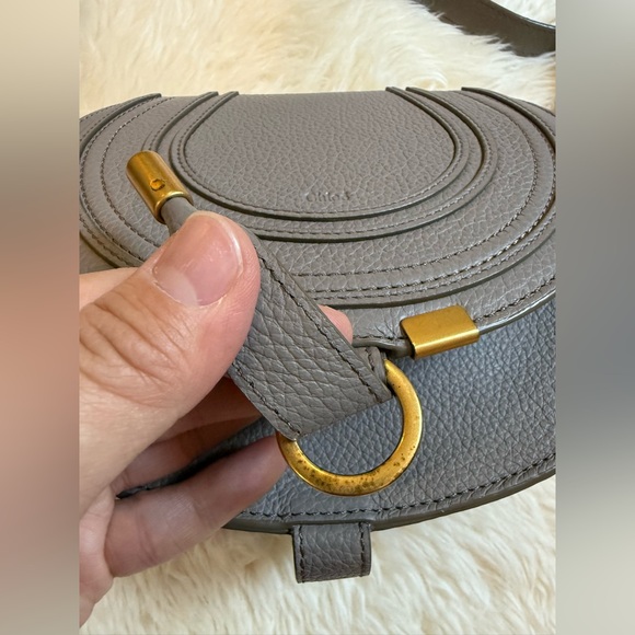 Chloe SMALL MARCIE SADDLE BAG IN GRAINED LEATHER - Picture 10 of 16